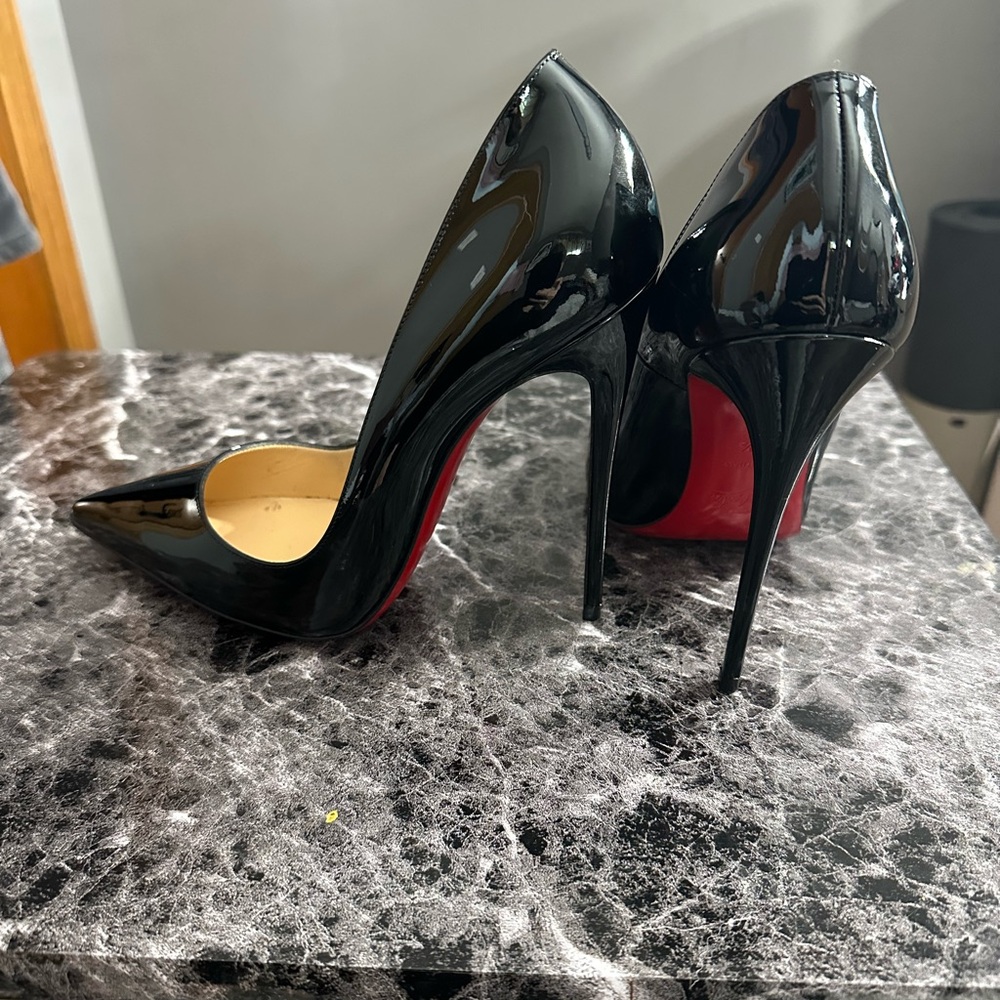 Christian Louboutin So Kate 39.5